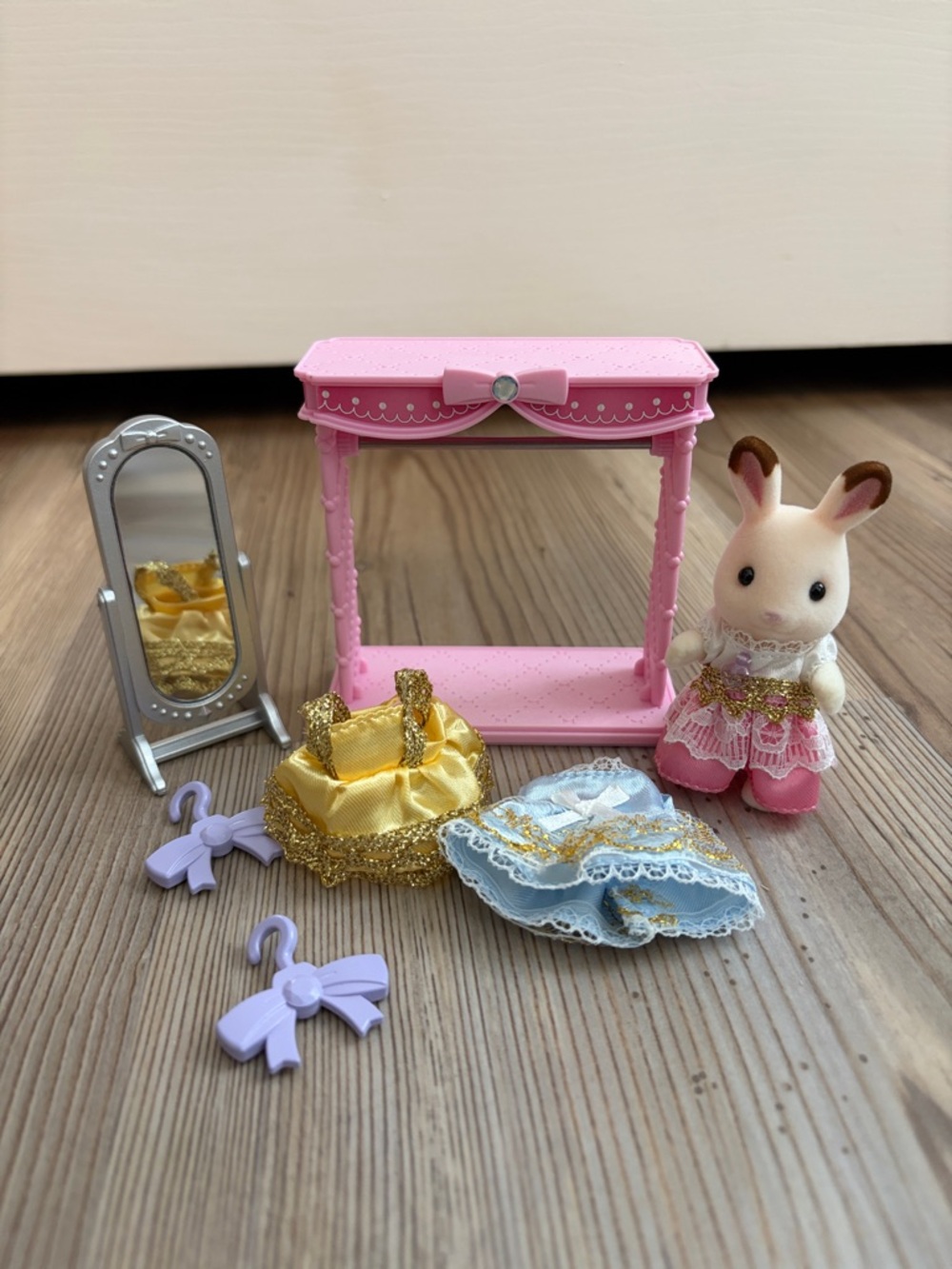 Calico Critters Dressing Area Set NWOT